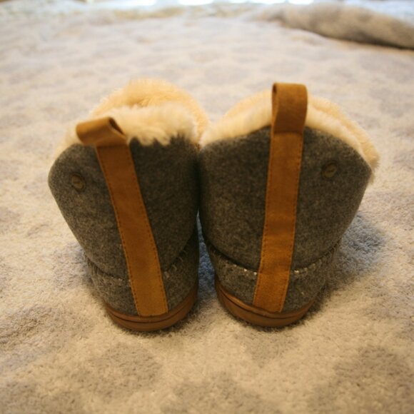 Dearfoams Women's Moritz Indoor/Outdoor Bootie, Size 8, Gray - Picture 3 of 4